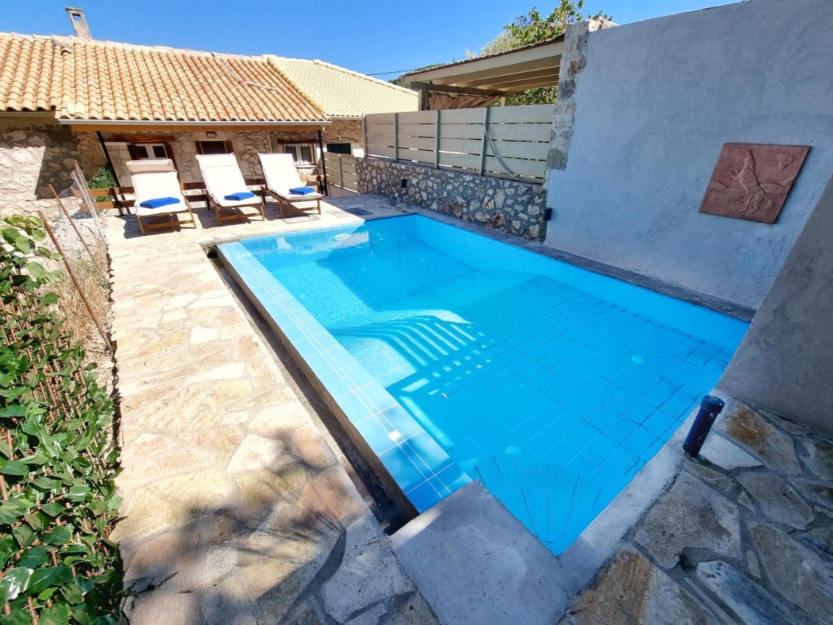 Вилла Karya Boutique Mansion Karia  Экстерьер фото