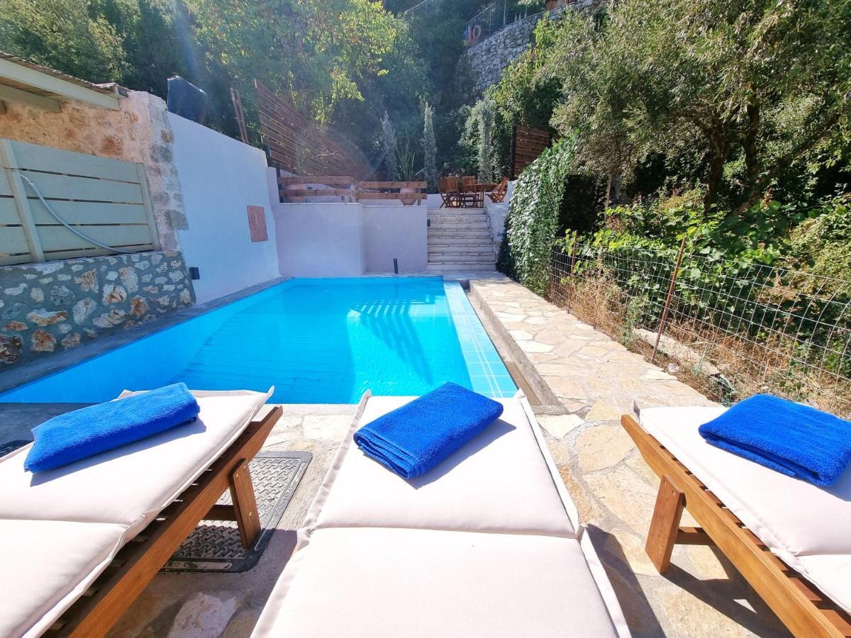 Вилла Karya Boutique Mansion Karia  Экстерьер фото
